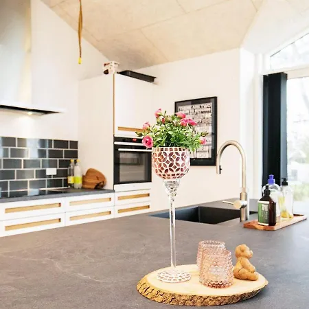 Hébergement de vacances 5 Star Holiday Home In S By