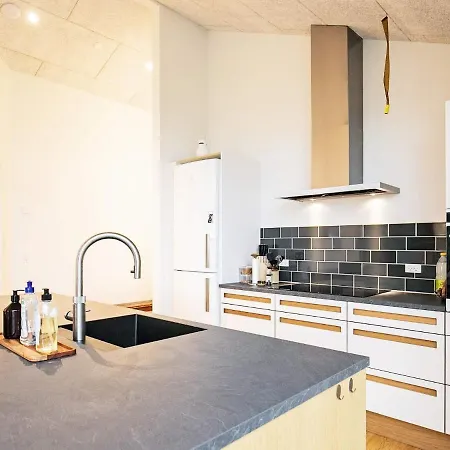 Hébergement de vacances 5 Star Holiday Home In S By