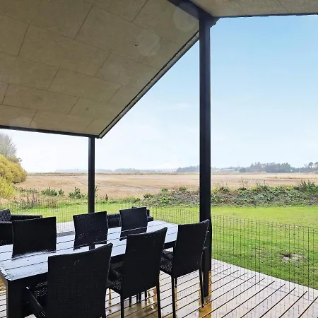 Hébergement de vacances 5 Star Holiday Home In S By